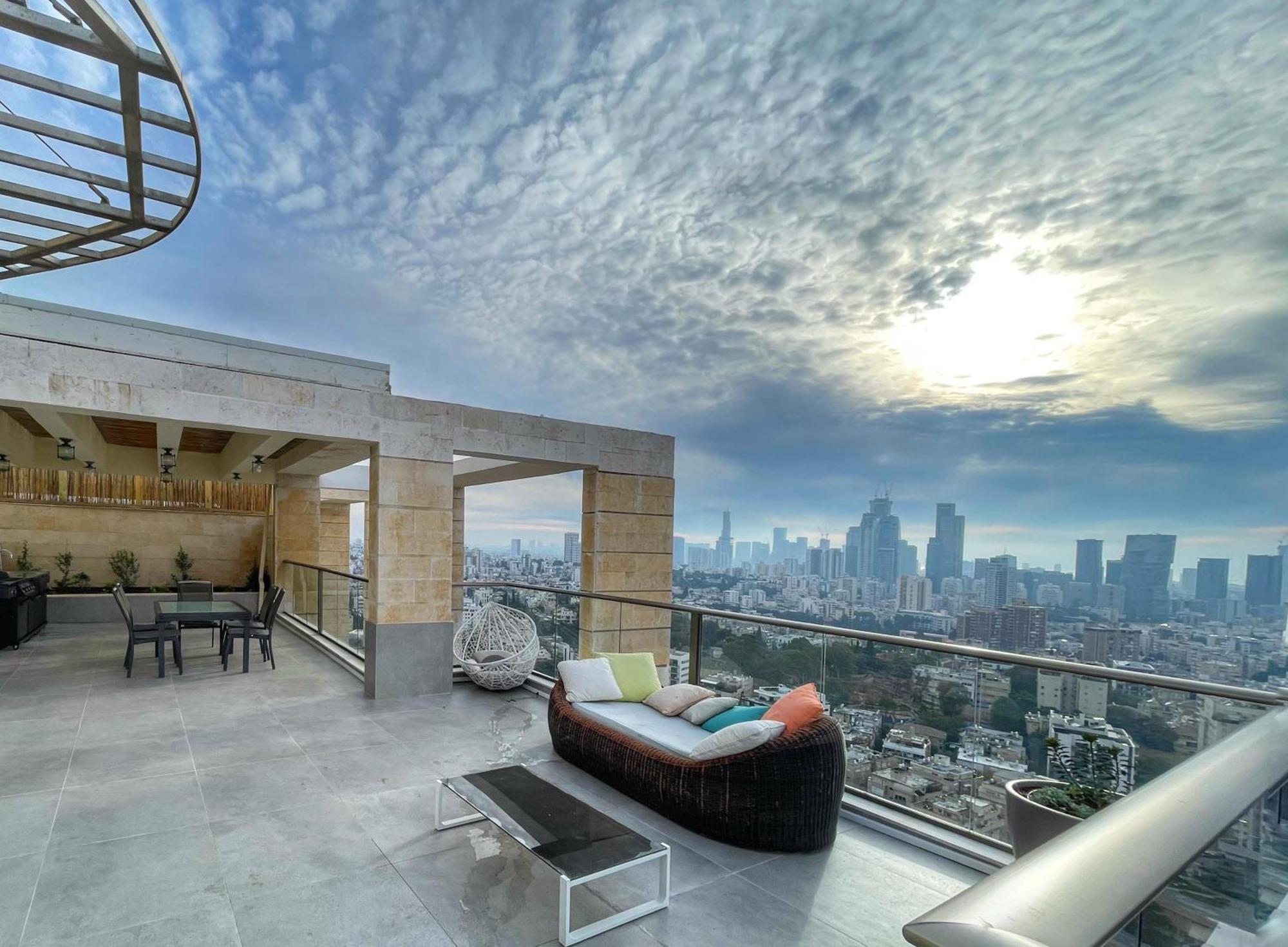 Beautiful Penthouse W/Amazing View, Prime Location Apartment Ramat Gan Exterior photo